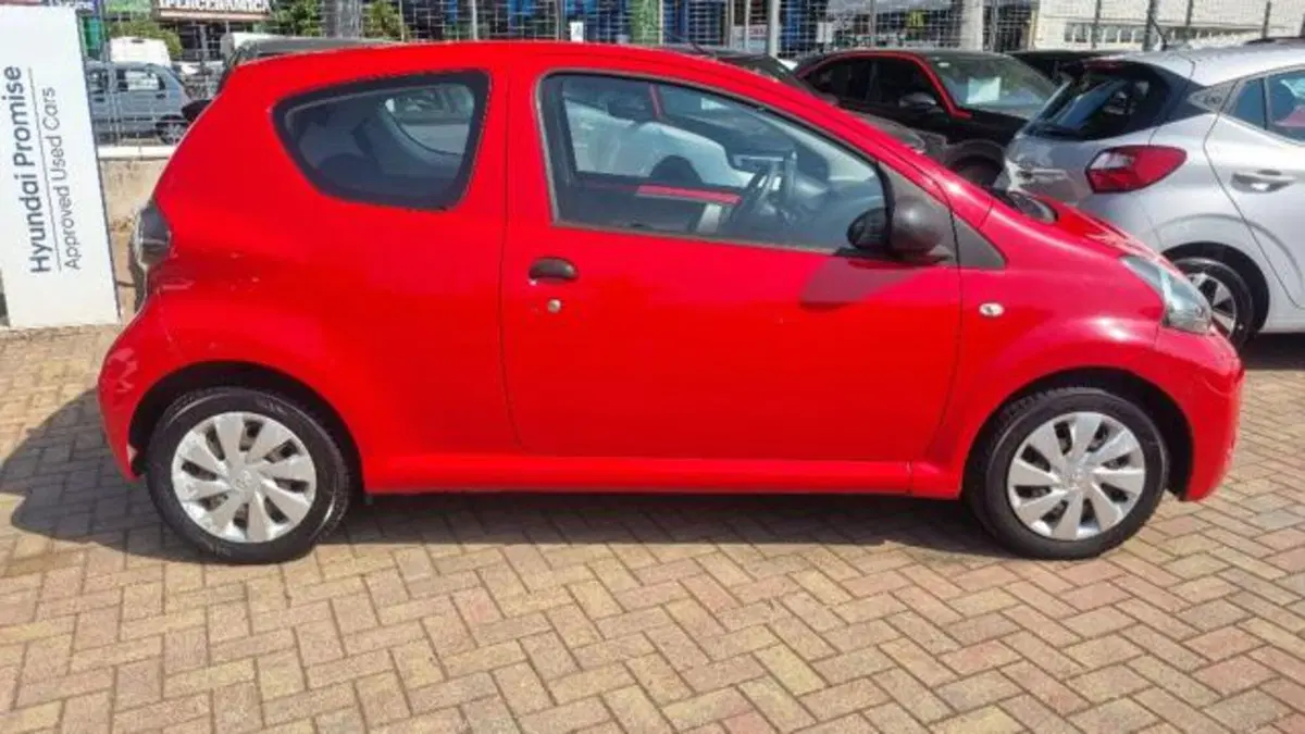 Toyota Aygo usata a Savona (5)