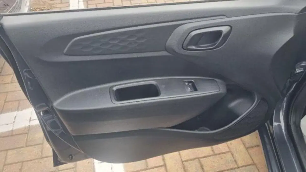 Hyundai i10 usata a Savona (9)