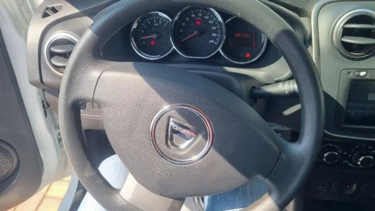 Dacia Sandero usata a Savona (10)