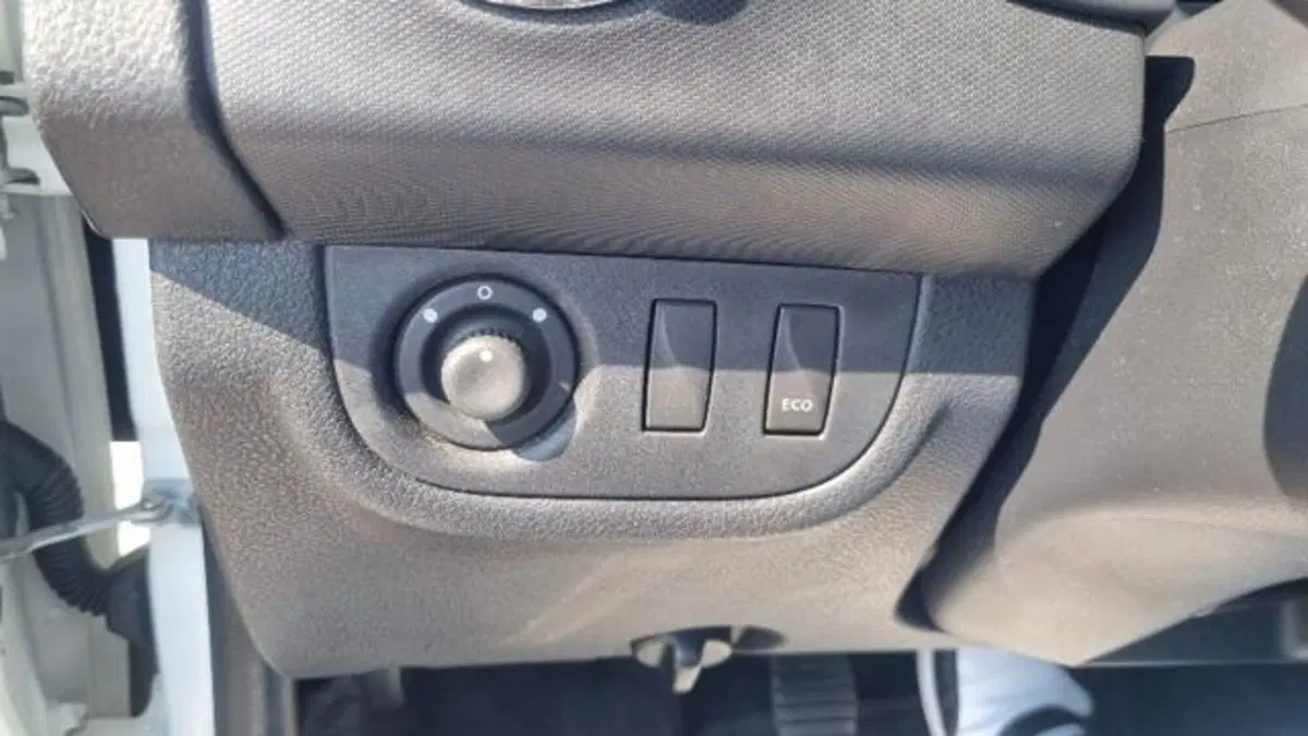 Dacia Sandero usata a Savona (11)