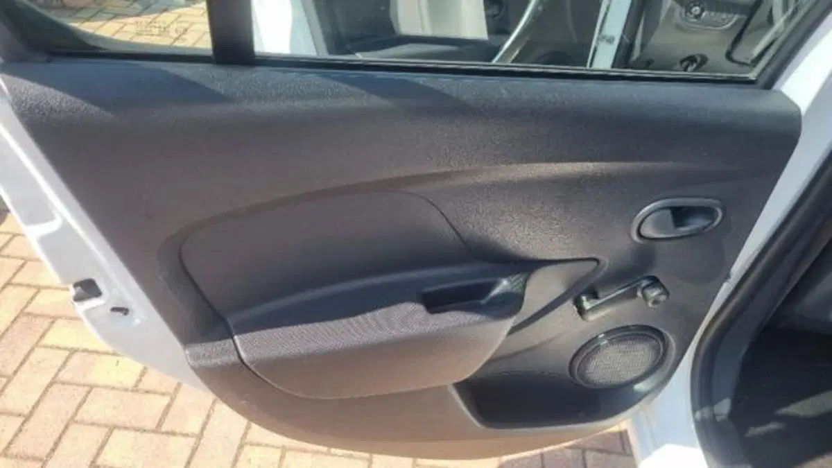 Dacia Sandero usata a Savona (17)