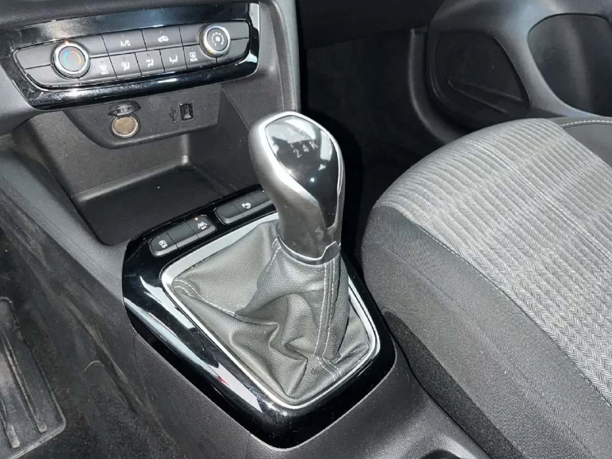 Opel Corsa usata a Torino (12)