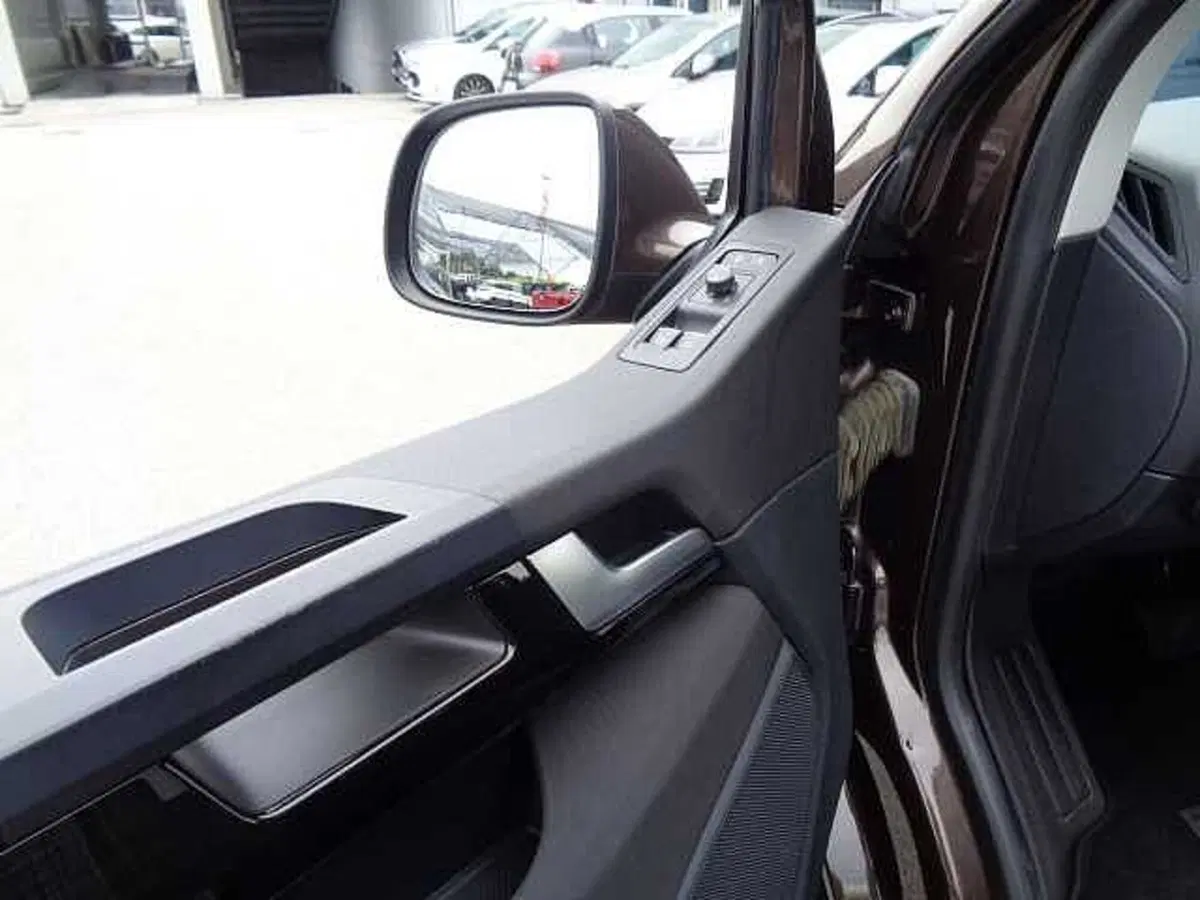 Volkswagen Multivan usata a Treviso (8)