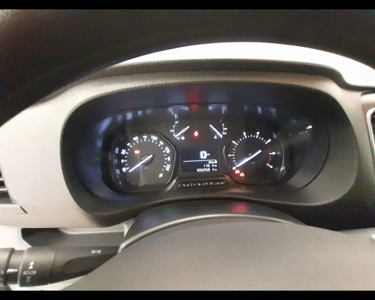 Opel Vivaro Furgone usata a Alessandria (11)