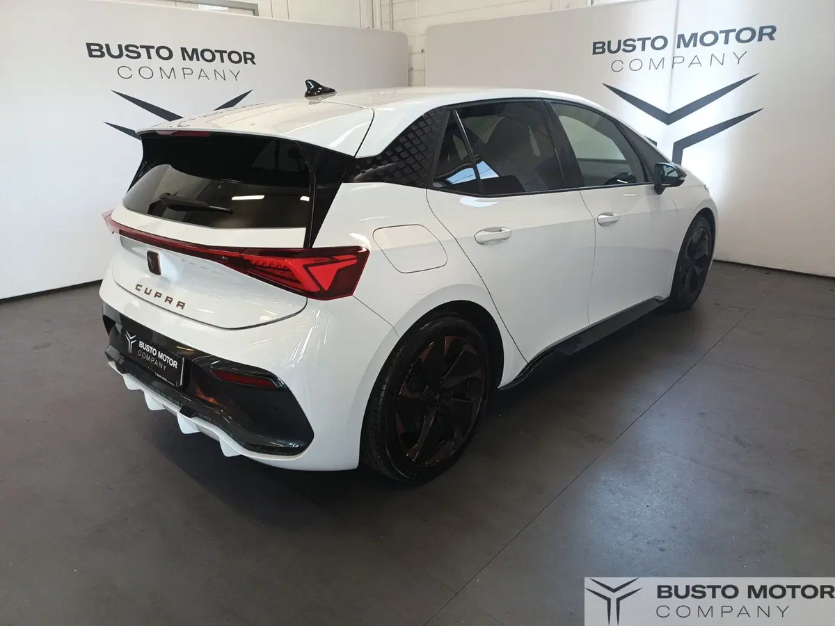 Cupra Born usata a Varese (4)
