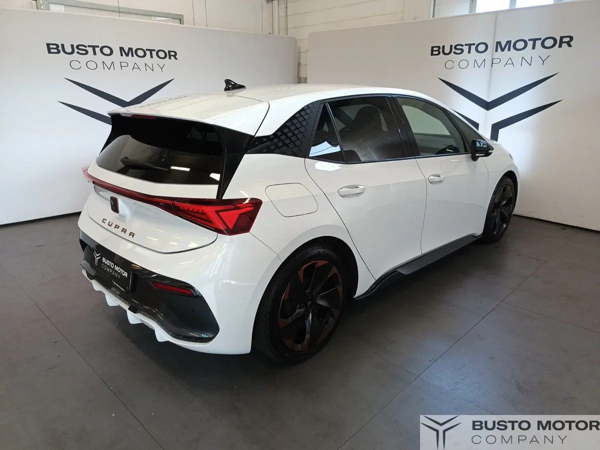 Cupra Born usata a Varese (4)