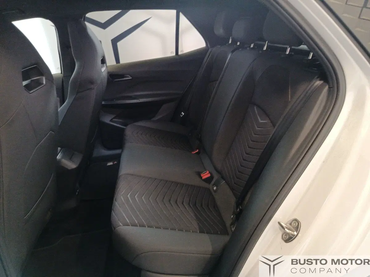 Cupra Born usata a Varese (9)