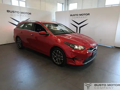 Kia Ceed Sport Wagon 1.6 CRDi 136 CV MHEV iMT SW Business Class del 2023 usata a Olgiate Olona