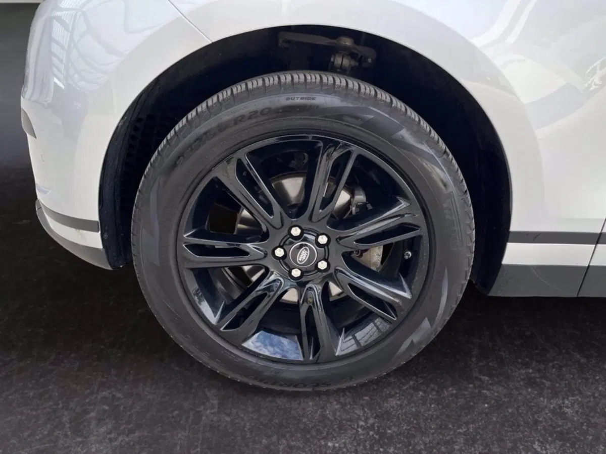Land Rover Range Rover Velar usata a Milano (9)