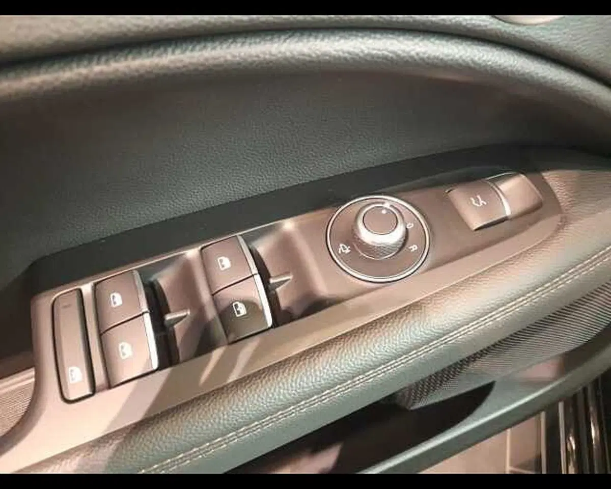 Alfa Romeo Stelvio usata a Alessandria (12)