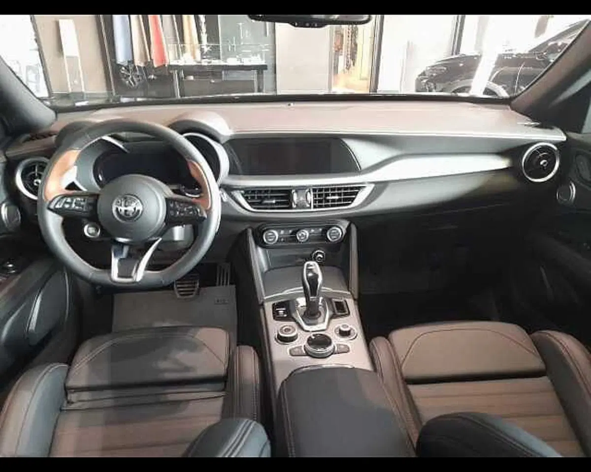 Alfa Romeo Stelvio usata a Alessandria (15)