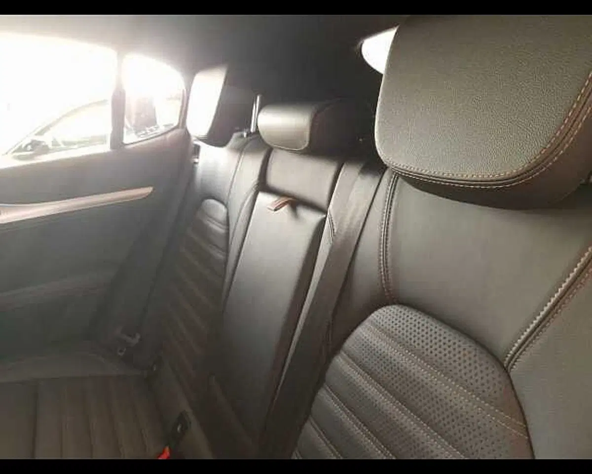 Alfa Romeo Stelvio usata a Alessandria (16)
