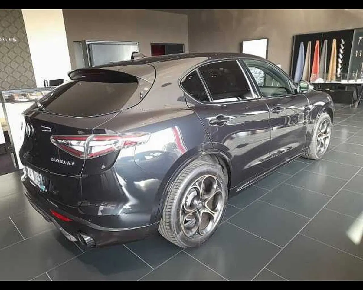 Alfa Romeo Stelvio usata a Alessandria (6)