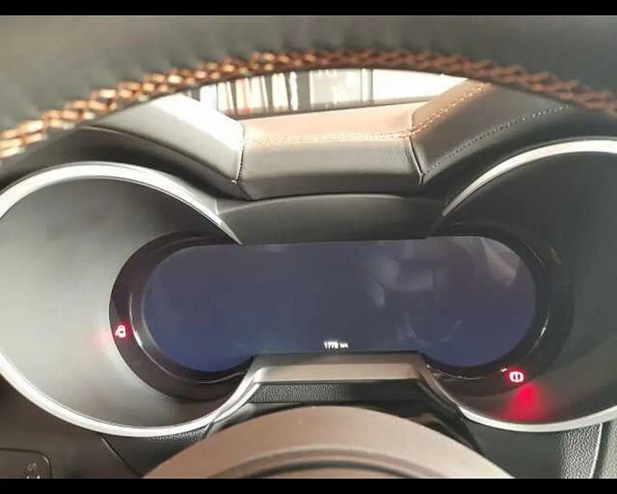 Alfa Romeo Stelvio usata a Alessandria (8)