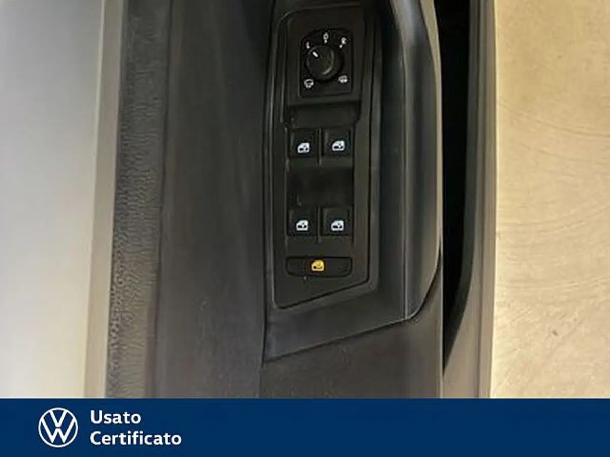 Volkswagen T-Roc usata a Vicenza (17)