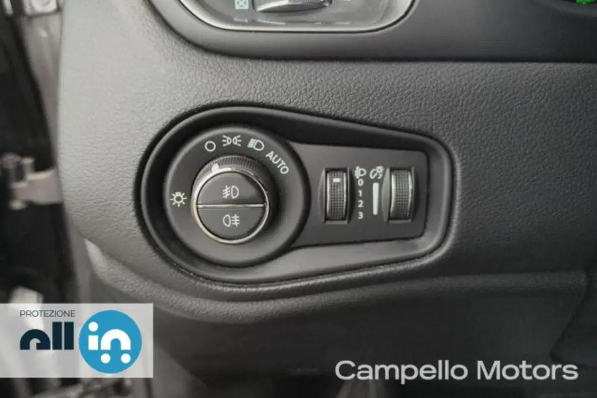 Jeep Renegade usata a Venezia (17)
