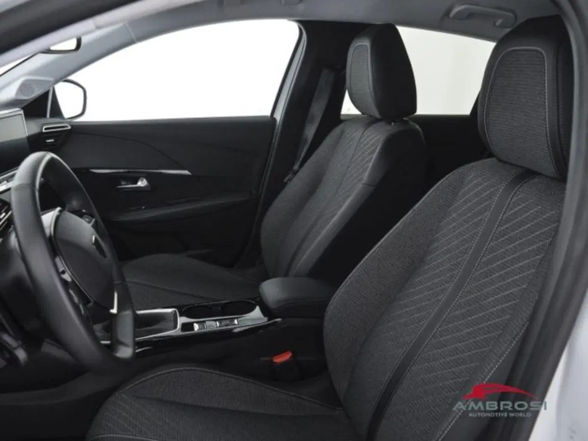 Peugeot 208 usata a Perugia (9)