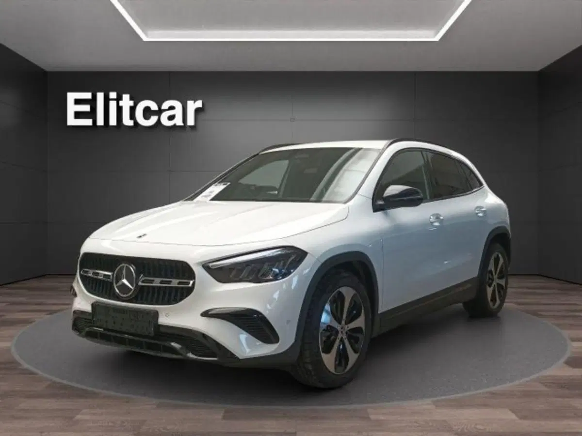 Mercedes-Benz GLA SUV usata a Novara