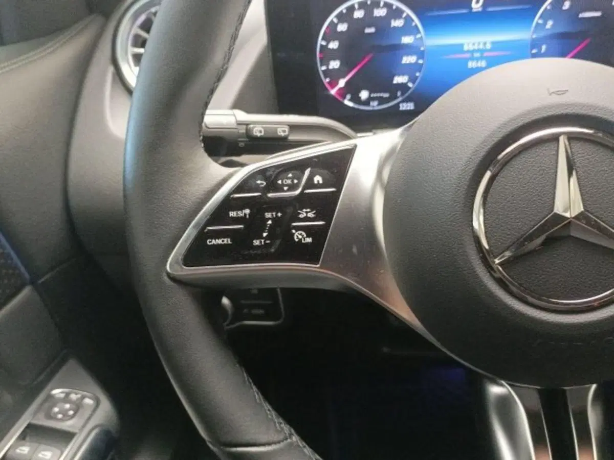 Mercedes-Benz GLA SUV usata a Novara (10)