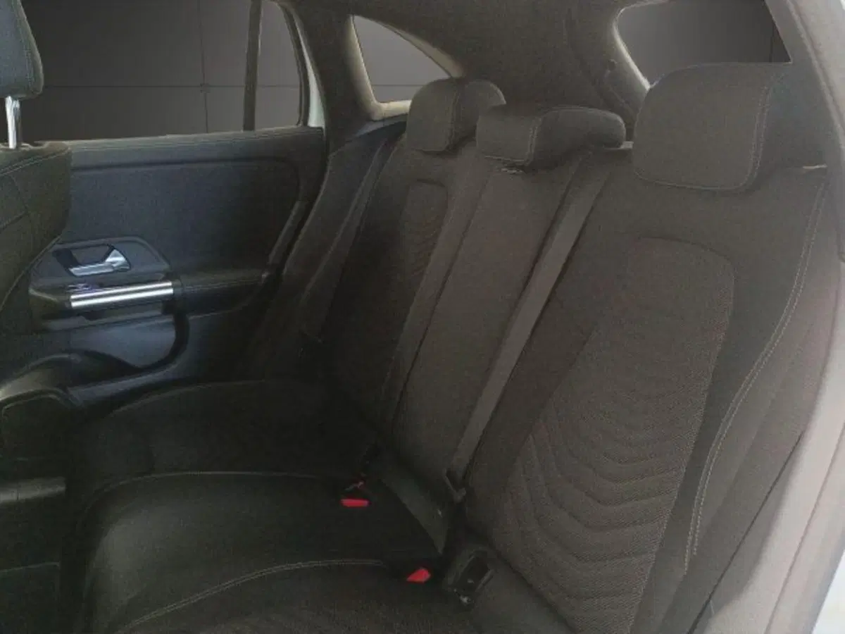 Mercedes-Benz GLA SUV usata a Novara (13)