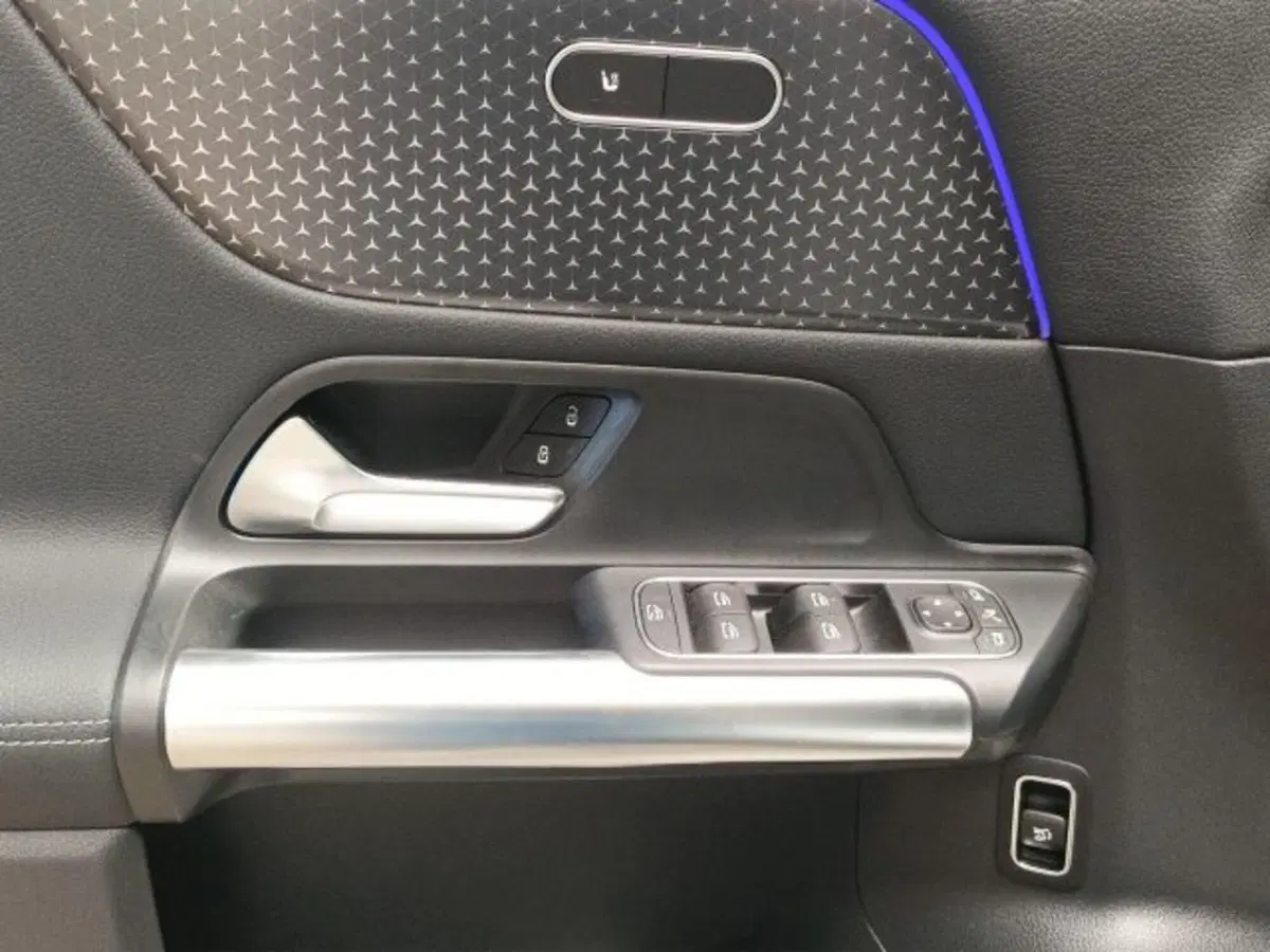 Mercedes-Benz GLA SUV usata a Novara (15)