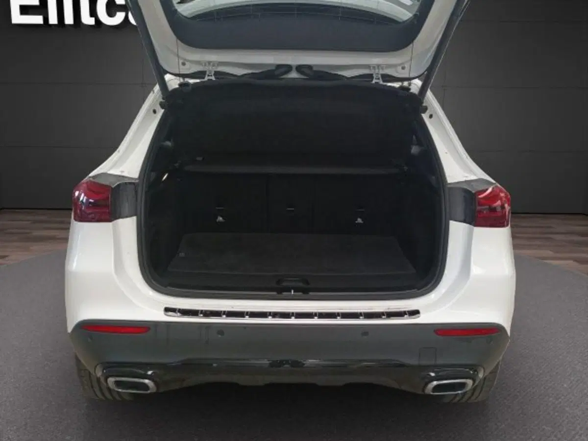 Mercedes-Benz GLA SUV usata a Novara (17)