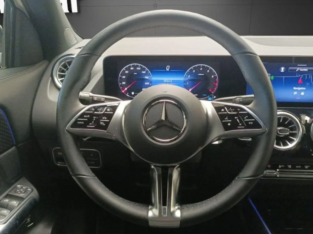 Mercedes-Benz GLA SUV usata a Novara (8)