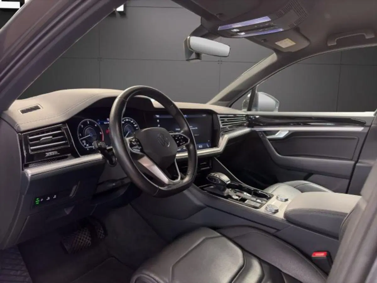 Volkswagen Touareg usata a Novara (10)