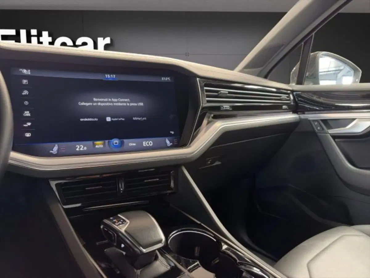 Volkswagen Touareg usata a Novara (13)