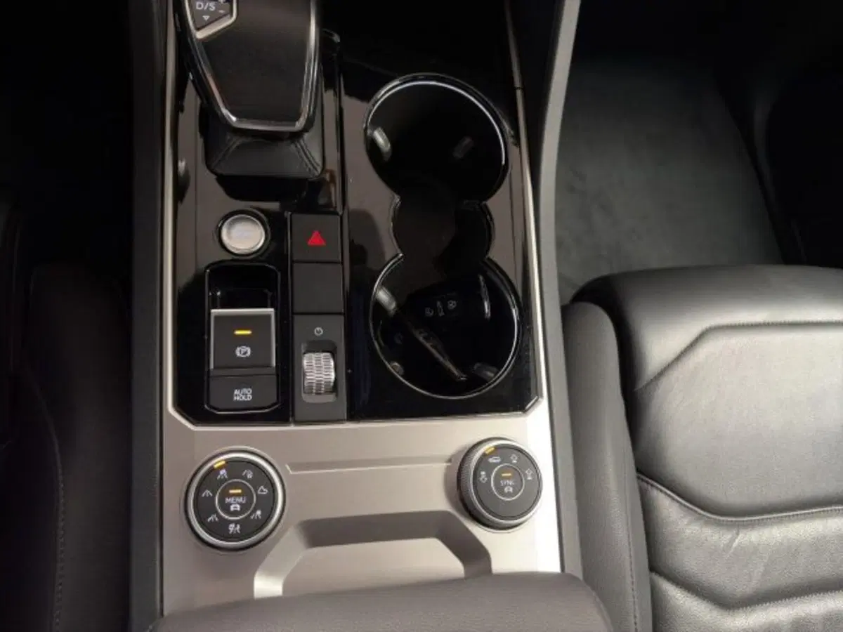 Volkswagen Touareg usata a Novara (15)