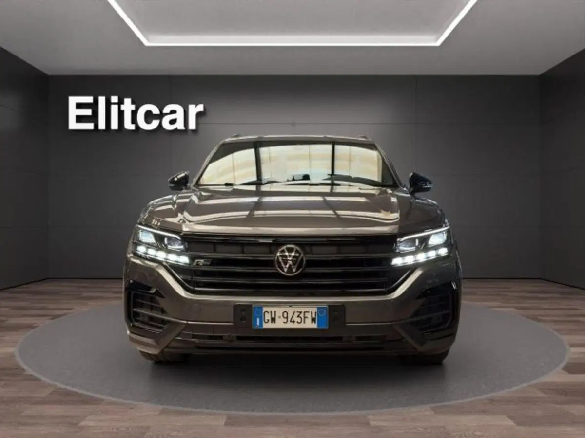 Volkswagen Touareg usata a Novara (2)