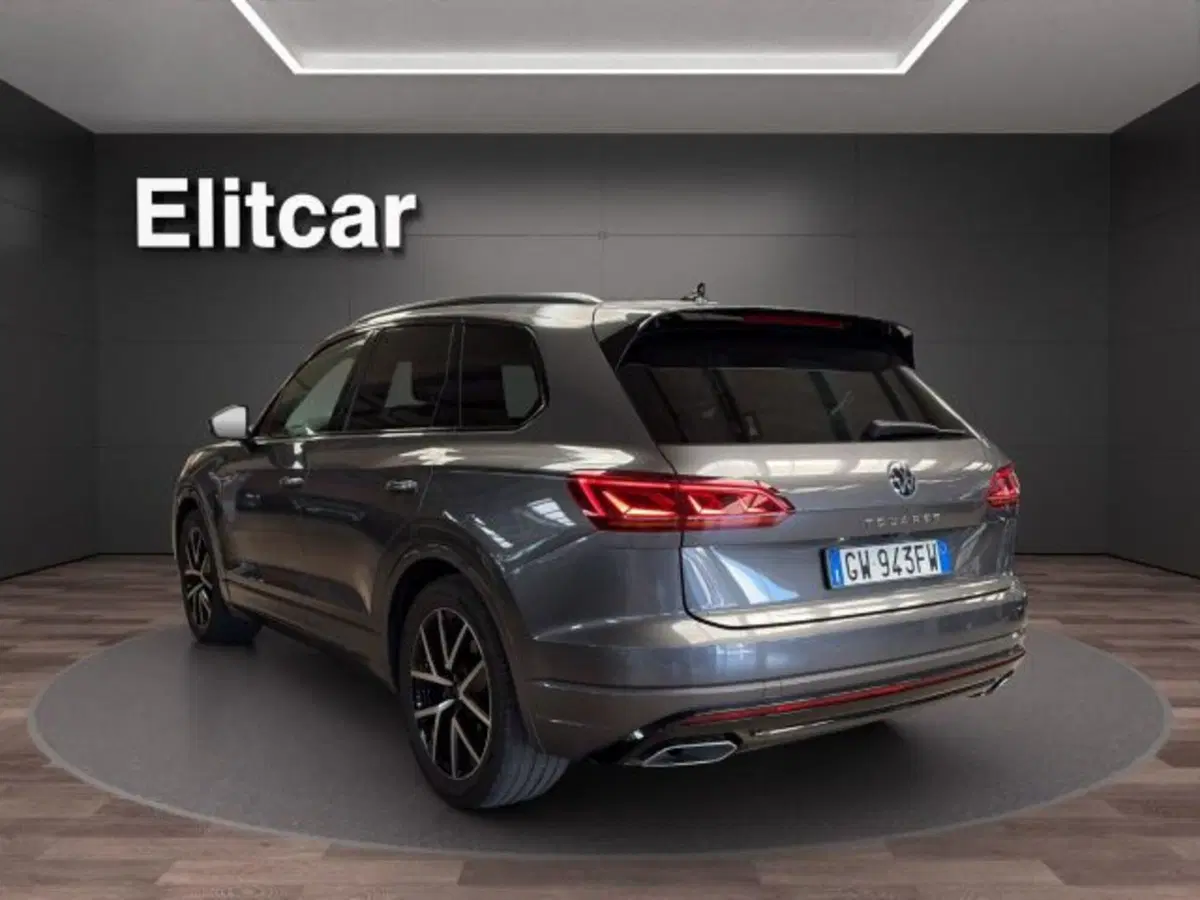Volkswagen Touareg usata a Novara (4)