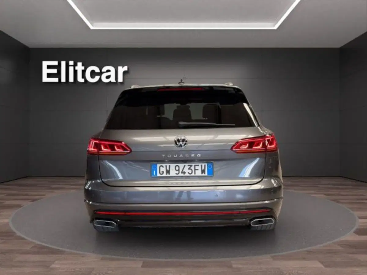 Volkswagen Touareg usata a Novara (5)