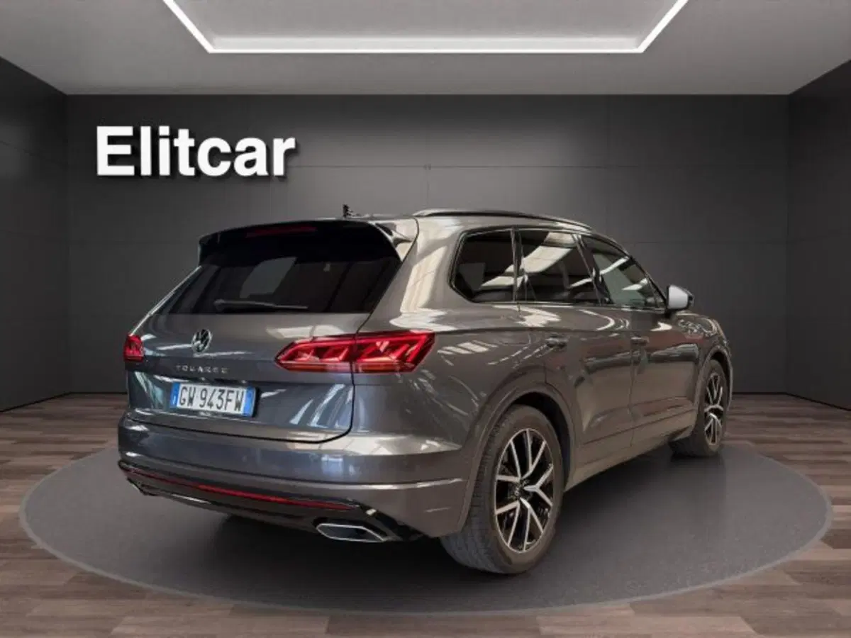 Volkswagen Touareg usata a Novara (6)