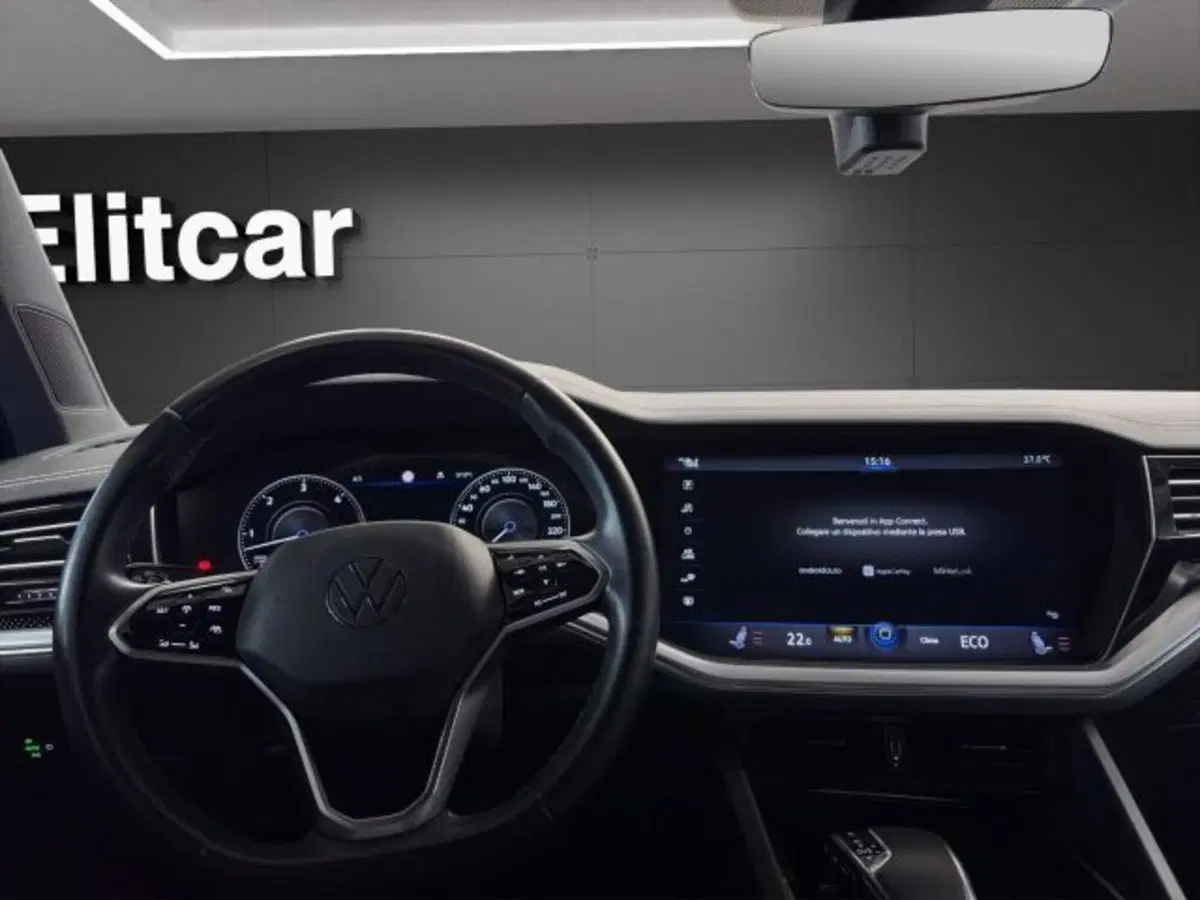 Volkswagen Touareg usata a Novara (9)