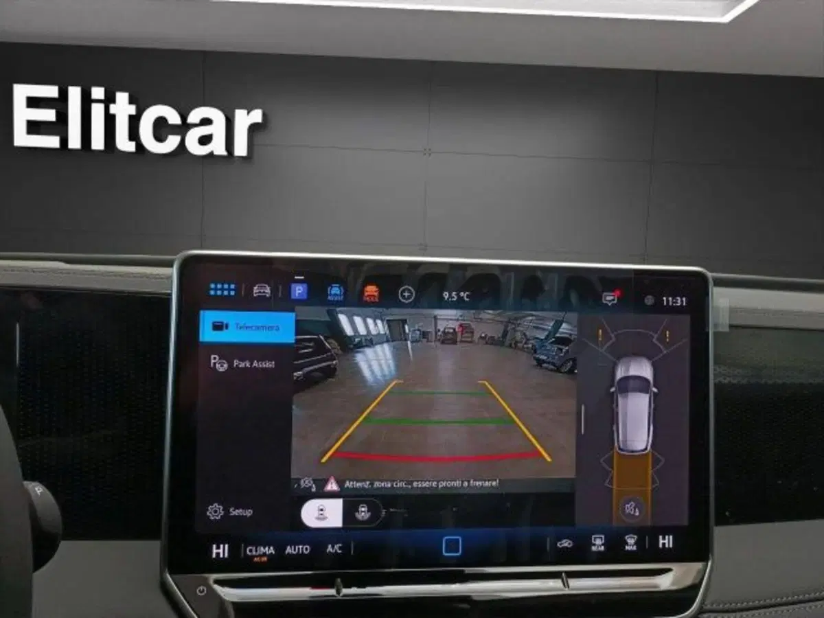 Volkswagen Tiguan nuova a Novara (12)