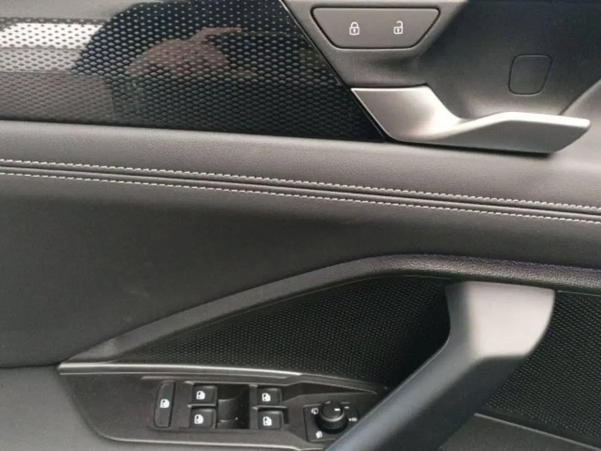 Volkswagen Tiguan nuova a Novara (17)