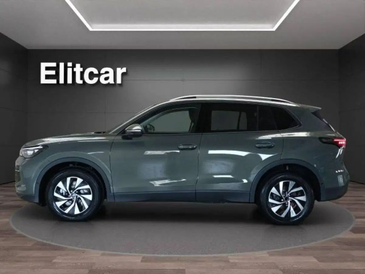 Volkswagen Tiguan nuova a Novara (4)