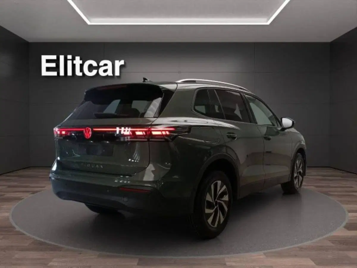 Volkswagen Tiguan nuova a Novara (5)