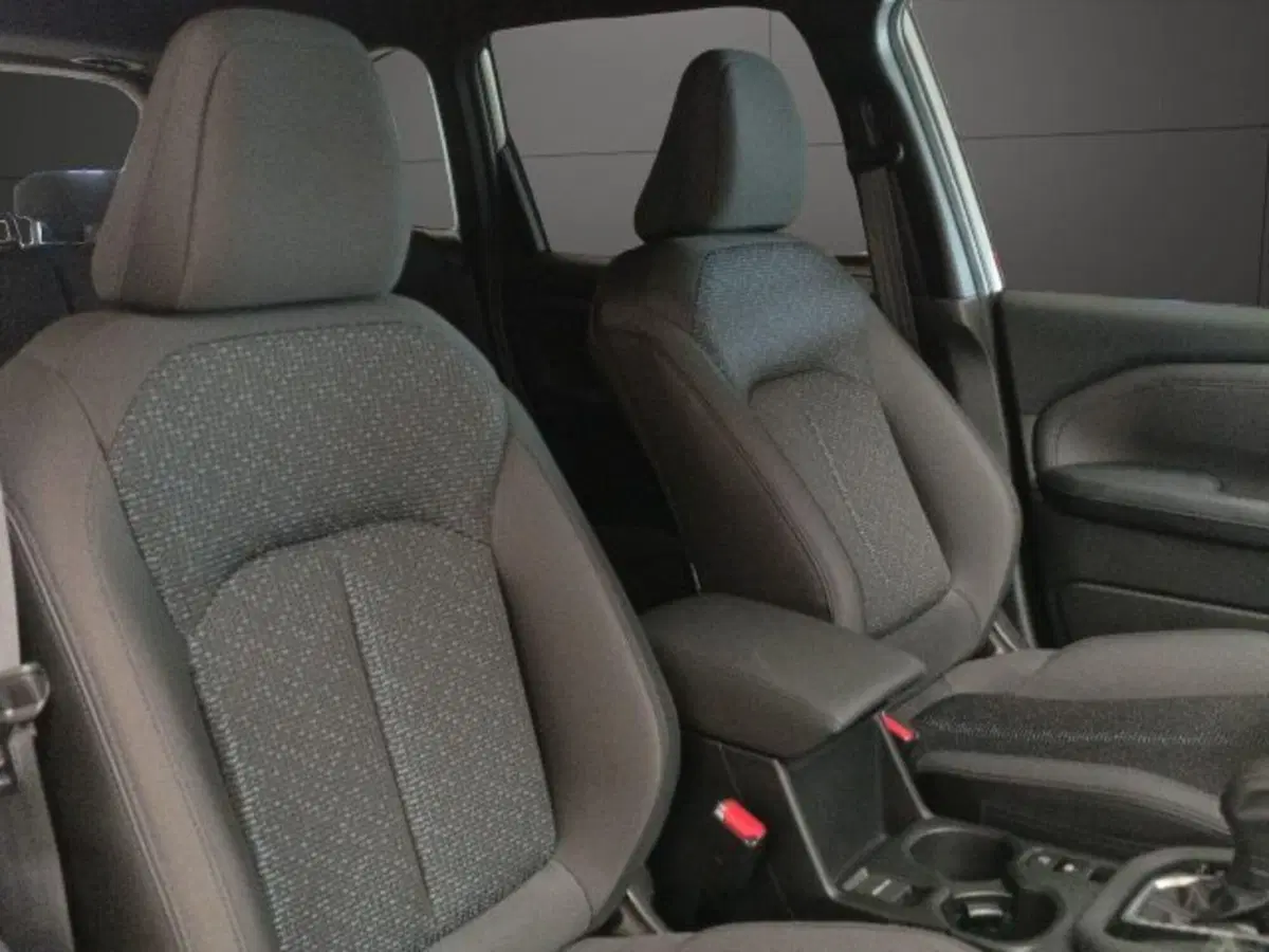 Subaru Forester nuova a Novara (14)