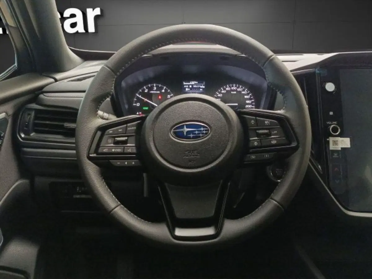 Subaru Forester nuova a Novara (9)
