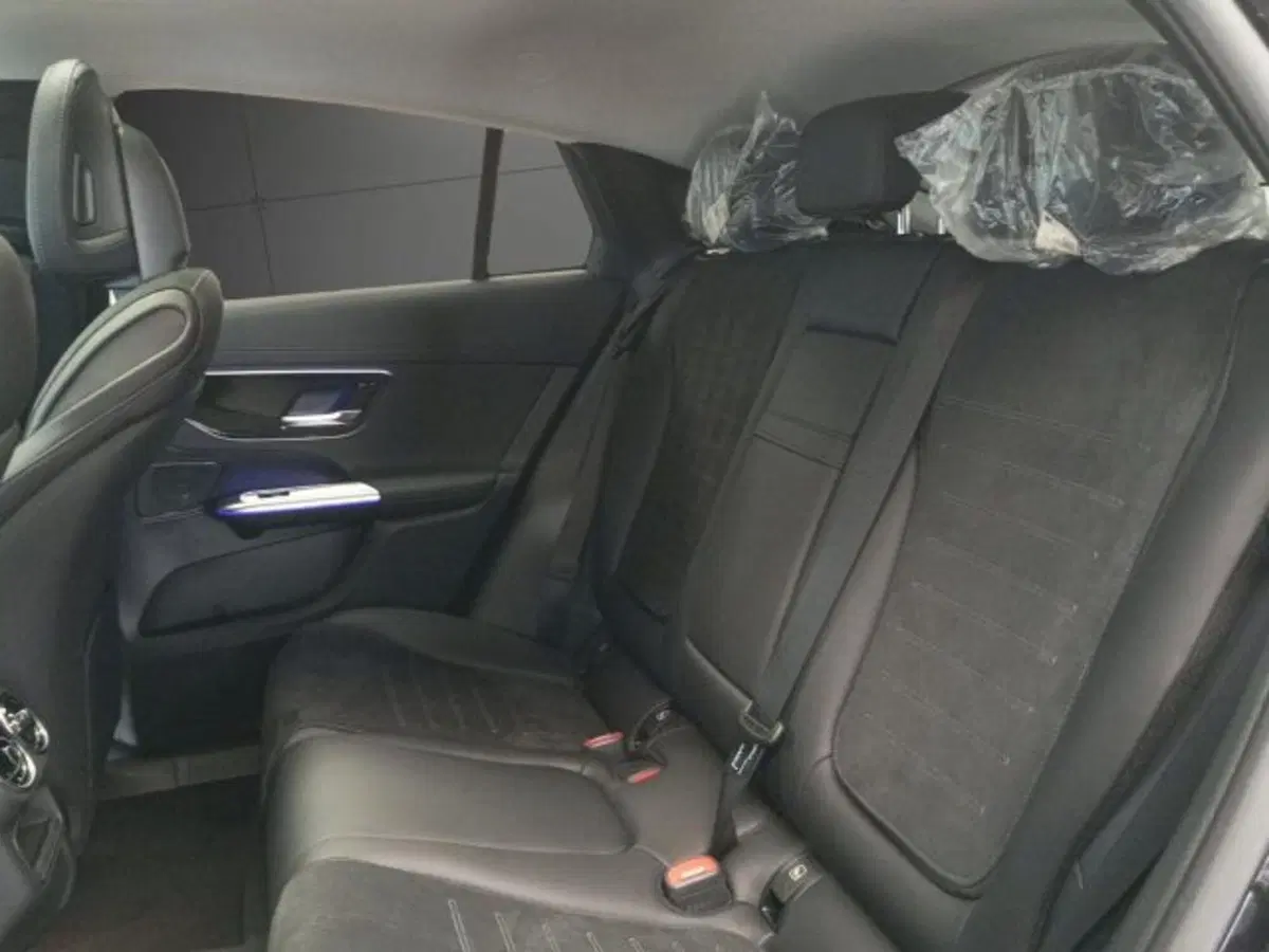 Mercedes-Benz GLC nuova a Novara (10)