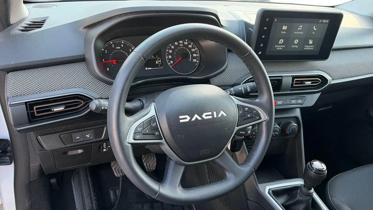 Dacia Sandero usata a Viterbo (7)