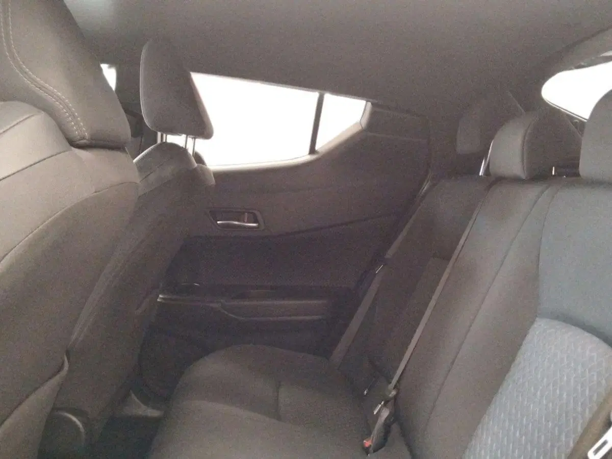 Toyota Toyota C-HR usata a Roma (11)