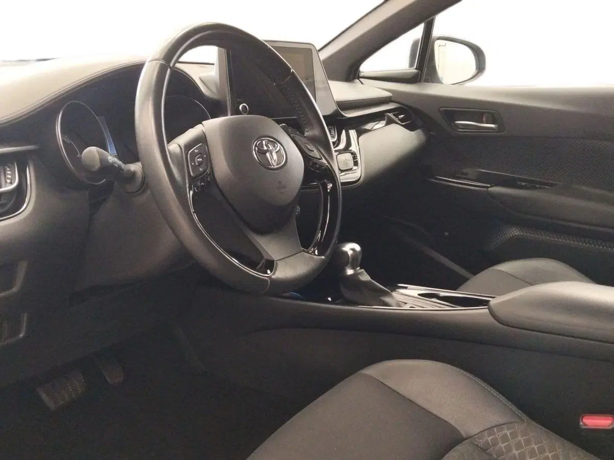 Toyota Toyota C-HR usata a Roma (7)