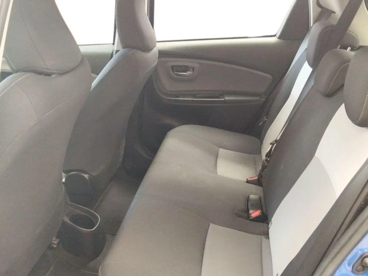Toyota Yaris usata a Roma (11)
