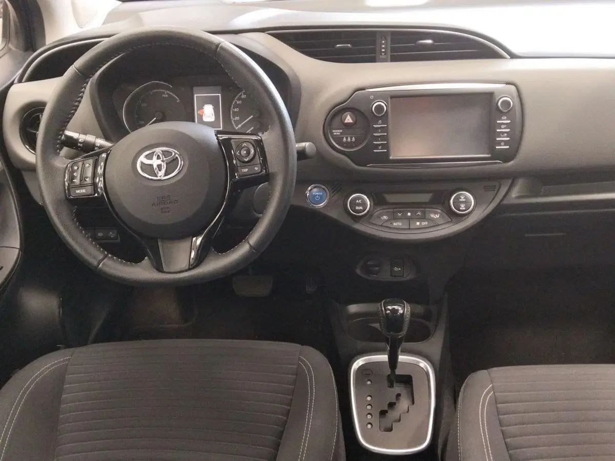 Toyota Yaris usata a Roma (8)