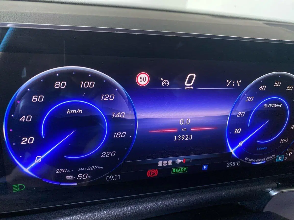 Mercedes-Benz EQB usata a Bergamo (15)