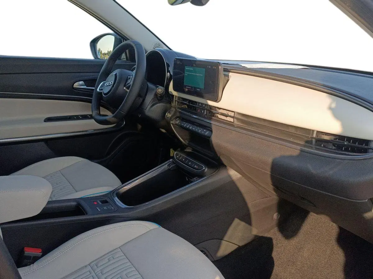 Fiat 600e nuova a Bari (9)