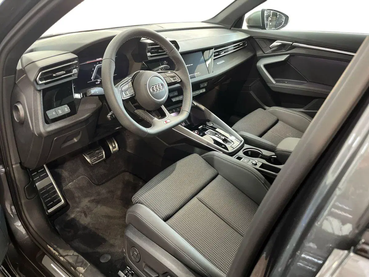 Audi A3 Sportback nuova a Bari (10)